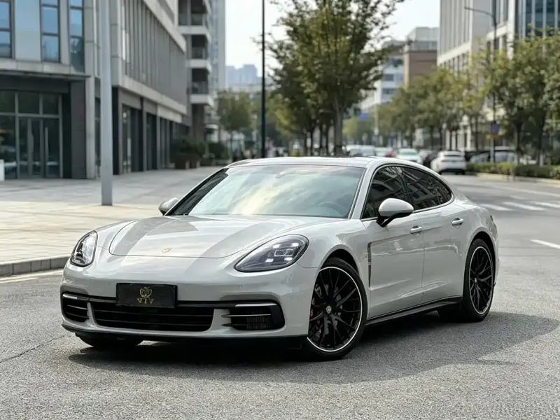 Porsche Panamera, 2019