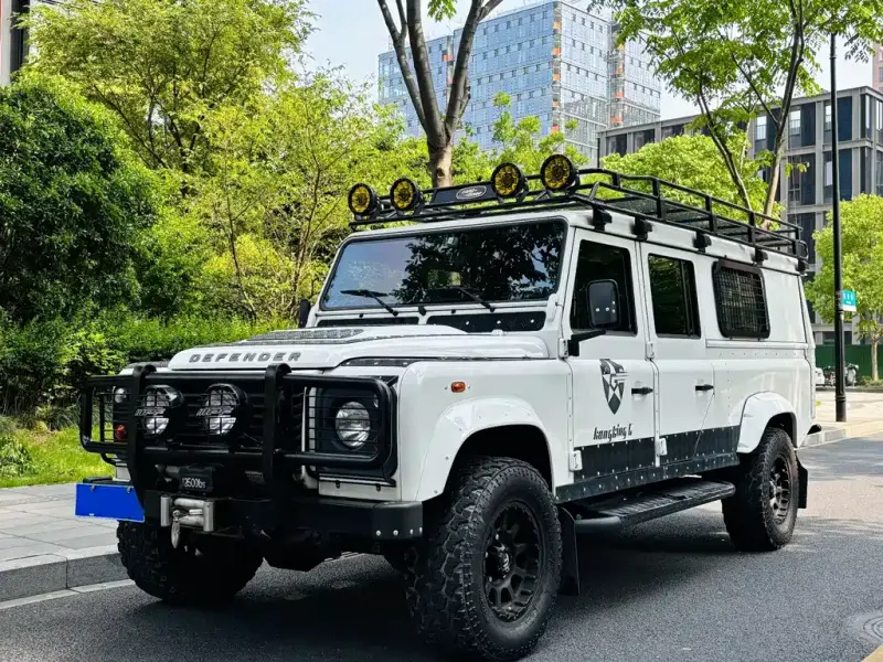Land Rover Defender, 2017