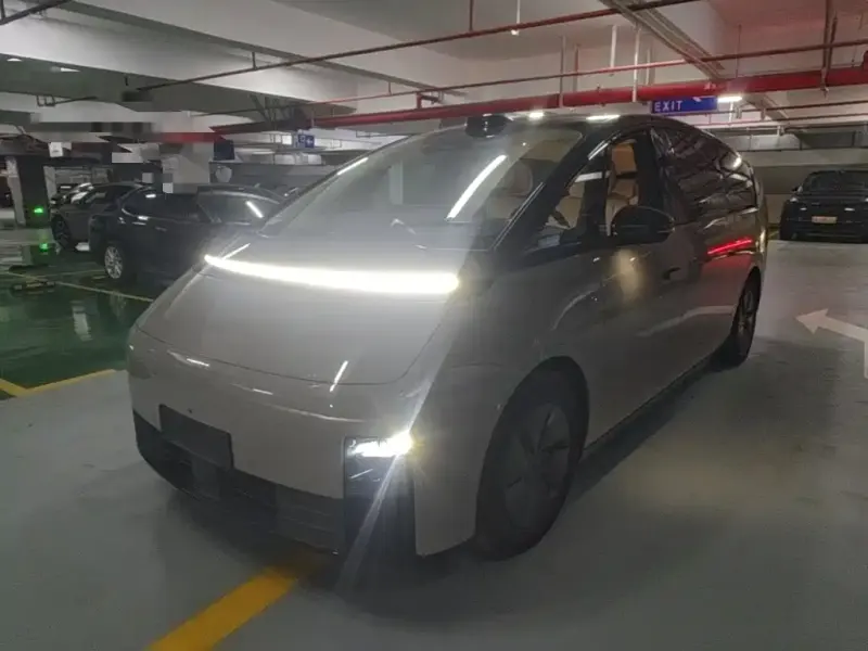 Li Auto Li MEGA, 2024