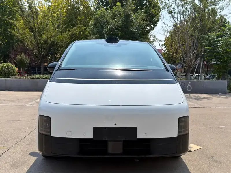 Li Auto Li MEGA, 2025