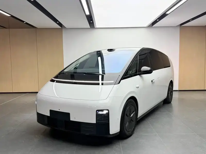 Li Auto Li MEGA, 2025