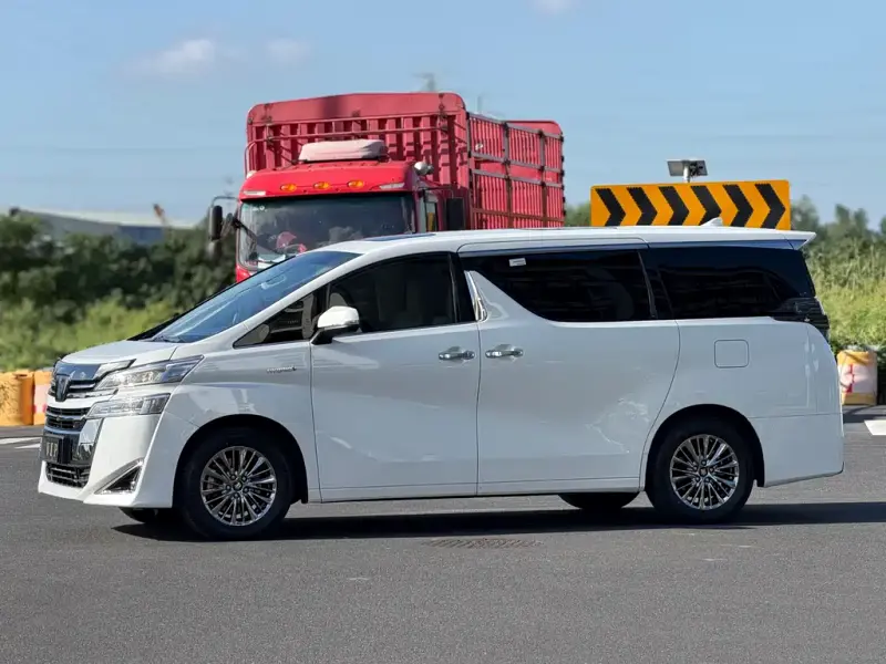 Toyota Vellfire, 2023
