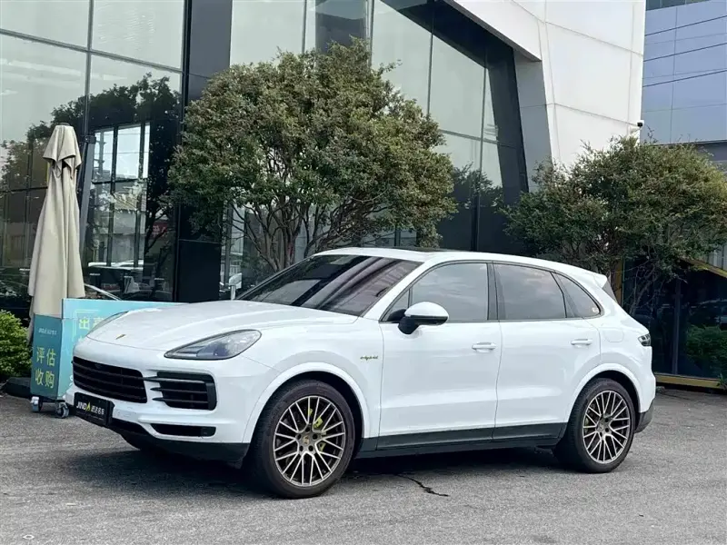 Porsche Cayenne Hybrid, 2023