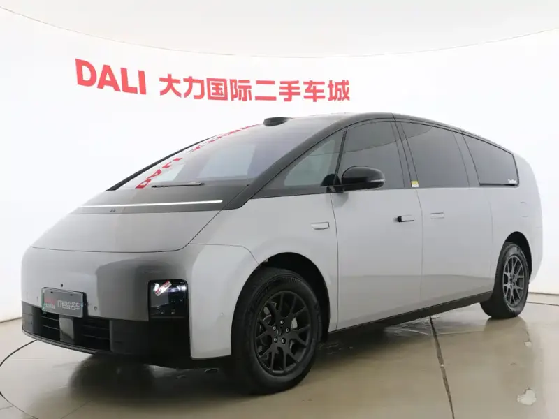 Li Auto Li MEGA, 2025