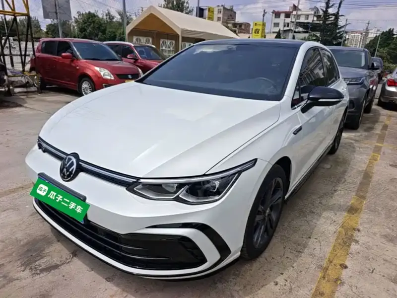 Volkswagen Golf, 2022