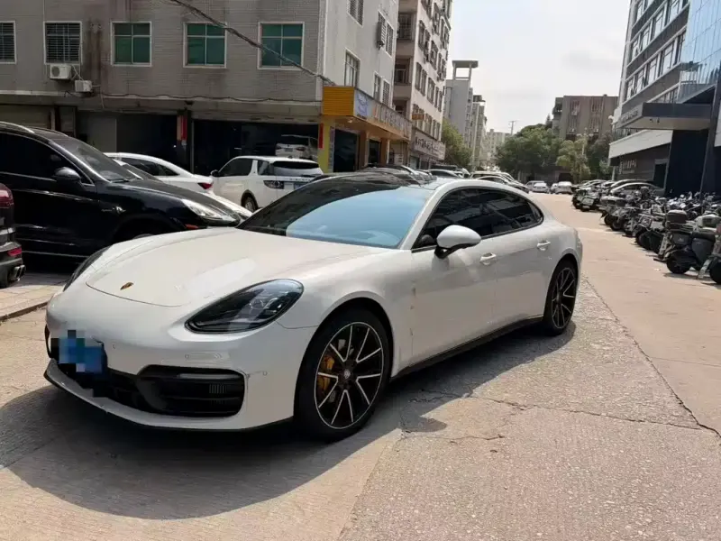 Porsche Panamera, 2022