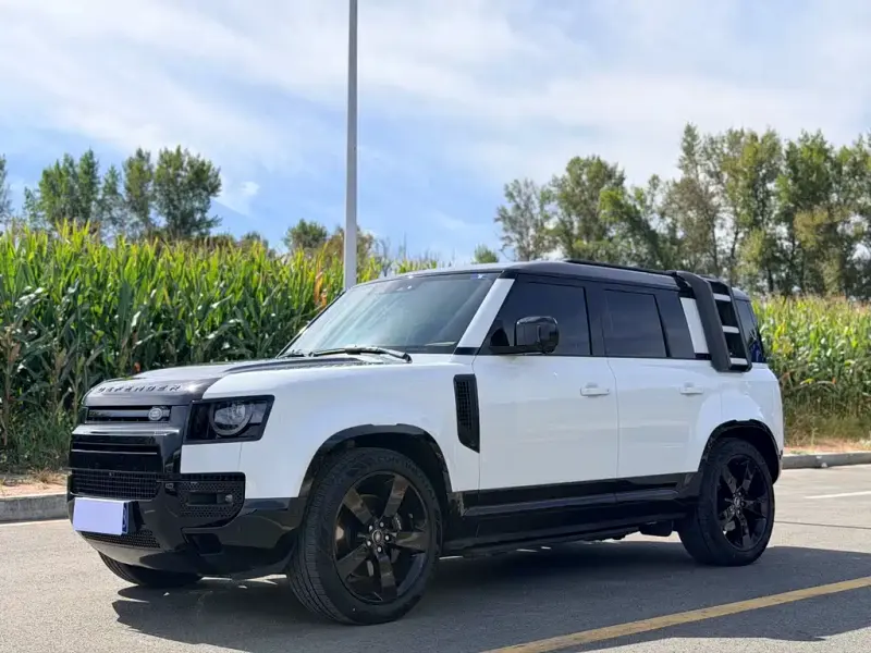 Land Rover Defender, 2025