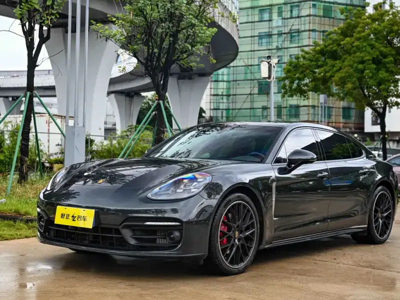 Porsche Panamera, 2022