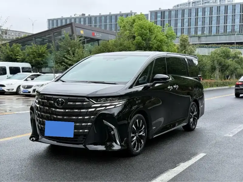 Toyota Alphard, 2024
