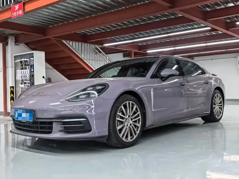 Porsche Panamera, 2018