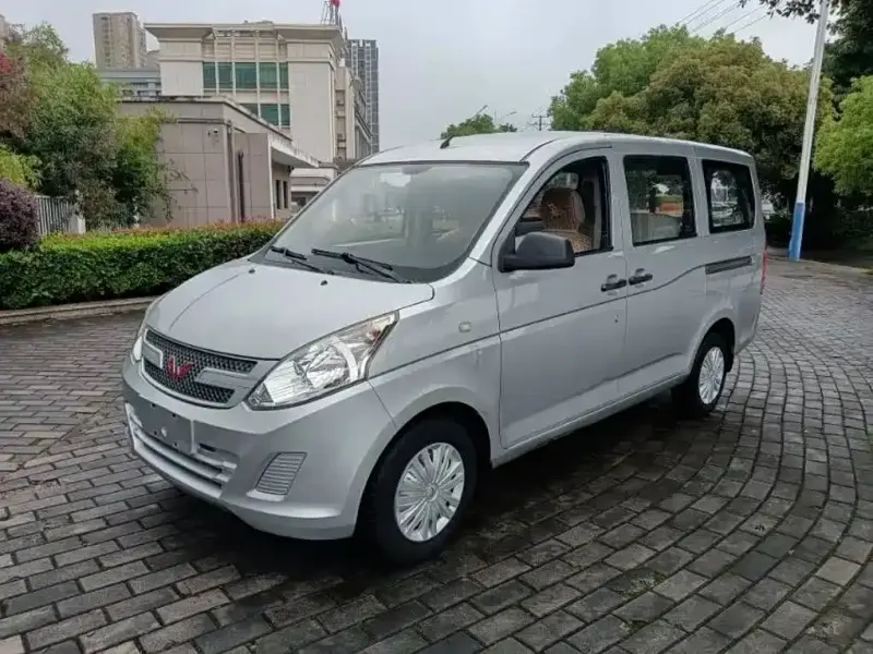 Wuling Rongguang V, 2018