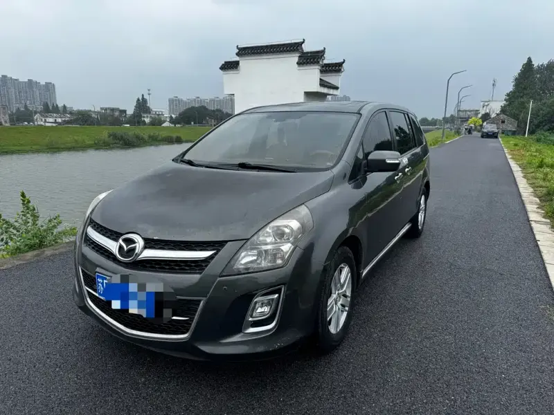 Mazda 8, 2011
