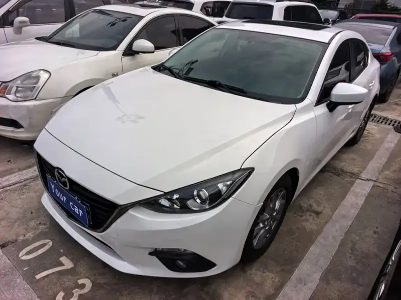 Mazda 3 Axela, 2015