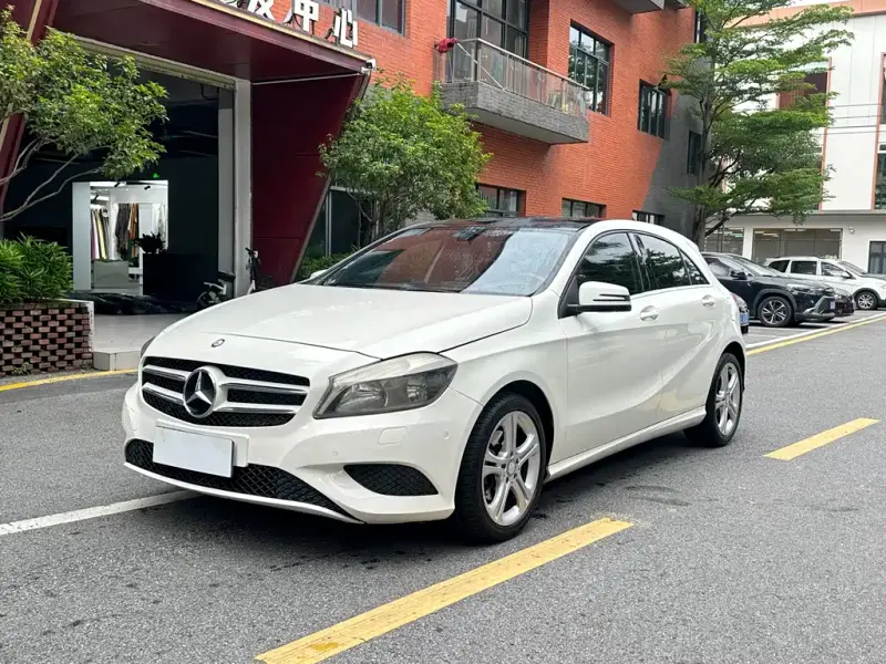 Mercedes-Benz A-Class (Import) Mercedes-Benz A-Class( Import ) 2013 A 180 Fashion Type, 2015 — фото 1