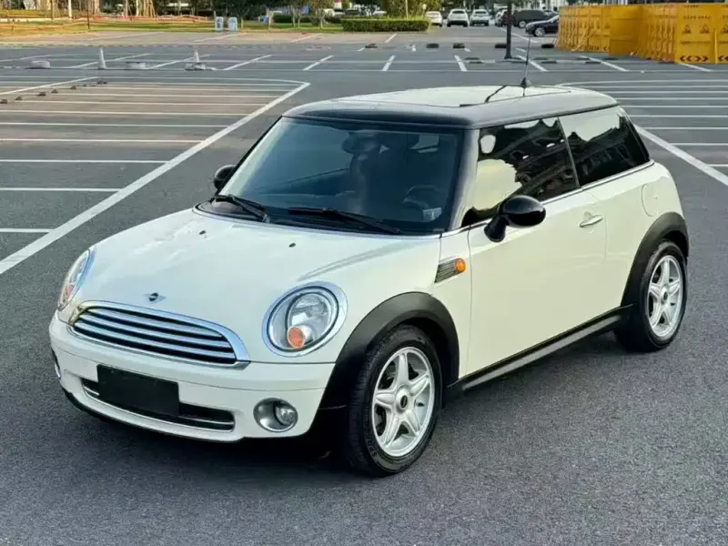 MINI Mini, 2010