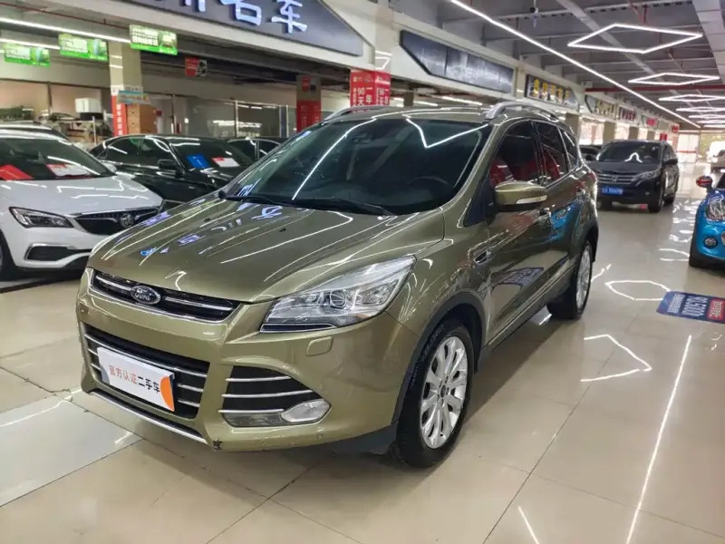 Ford Kuga, 2015