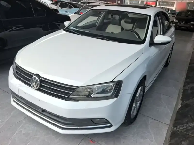 Volkswagen Sagitar, 2015