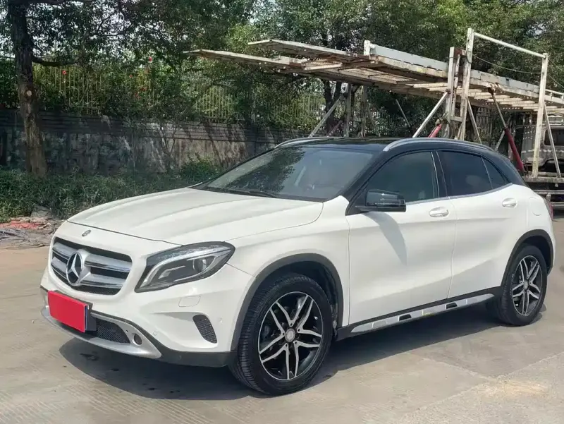 Mercedes-Benz GLA, 2015