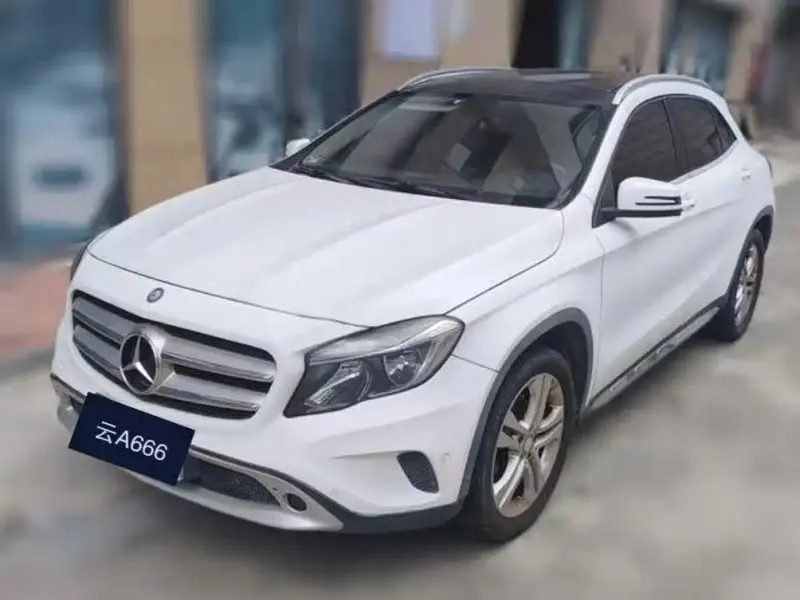 Mercedes-Benz GLA, 2015