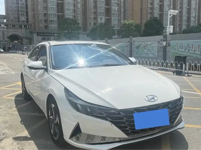 Hyundai Elantra, 2023