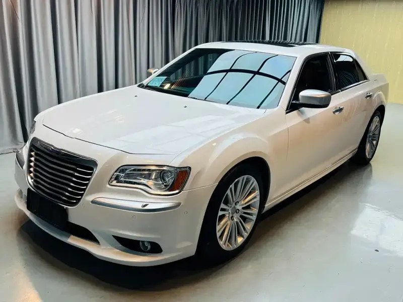 Chrysler 300C, 2015