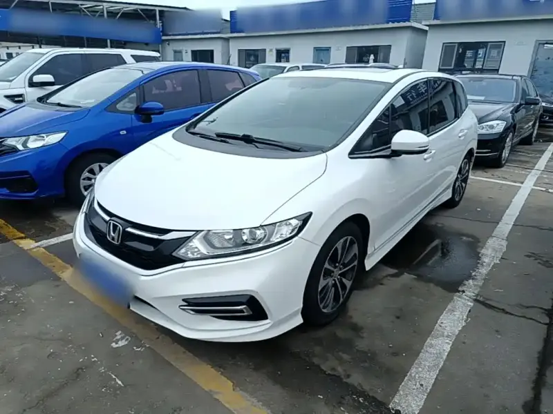 Honda Jade Honda Jade 2017 210TURBO CVT Elegant Edition 5 seats, 2017 — фото 1