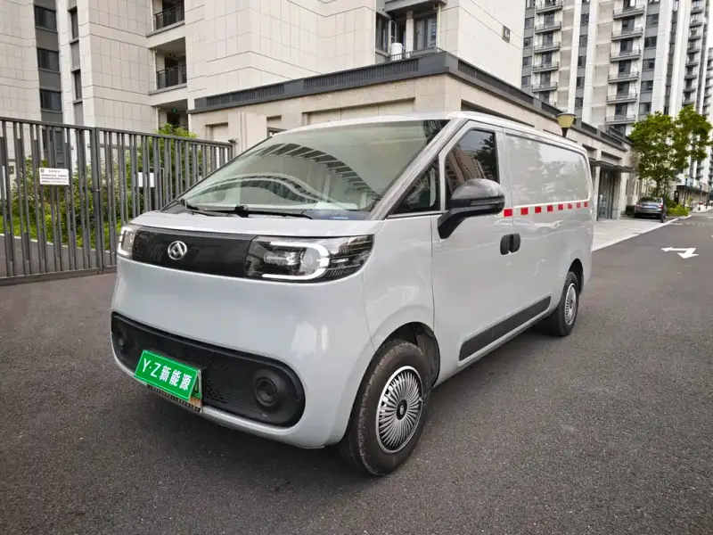 MAXUS V1 V1 2023 версия V1 короткая база низкая крыша (42kWh), 2023 — фото 1