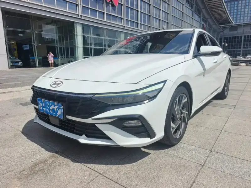 Hyundai Elantra, 2023