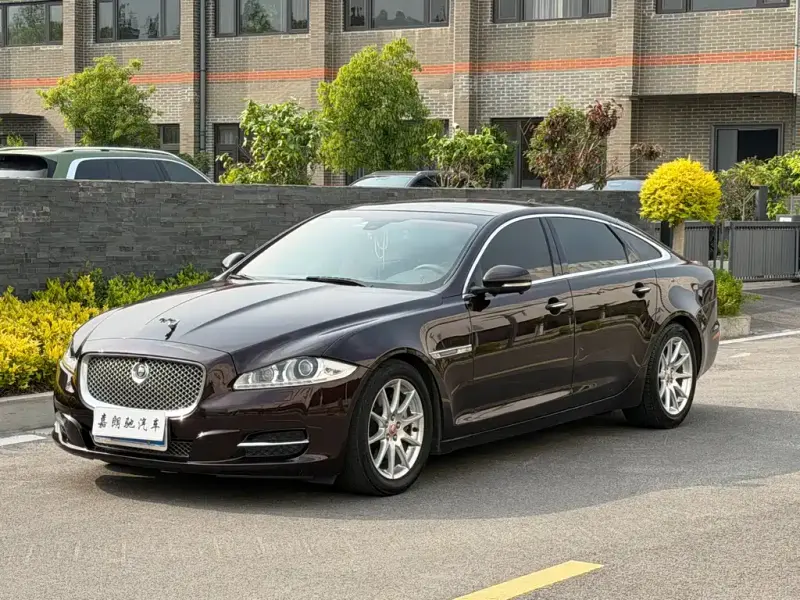 Jaguar XJ, 2013
