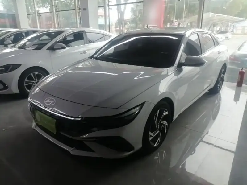 Hyundai Elantra, 2024