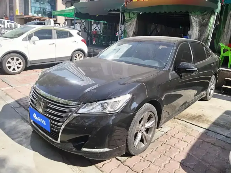 Toyota Crown, 2015