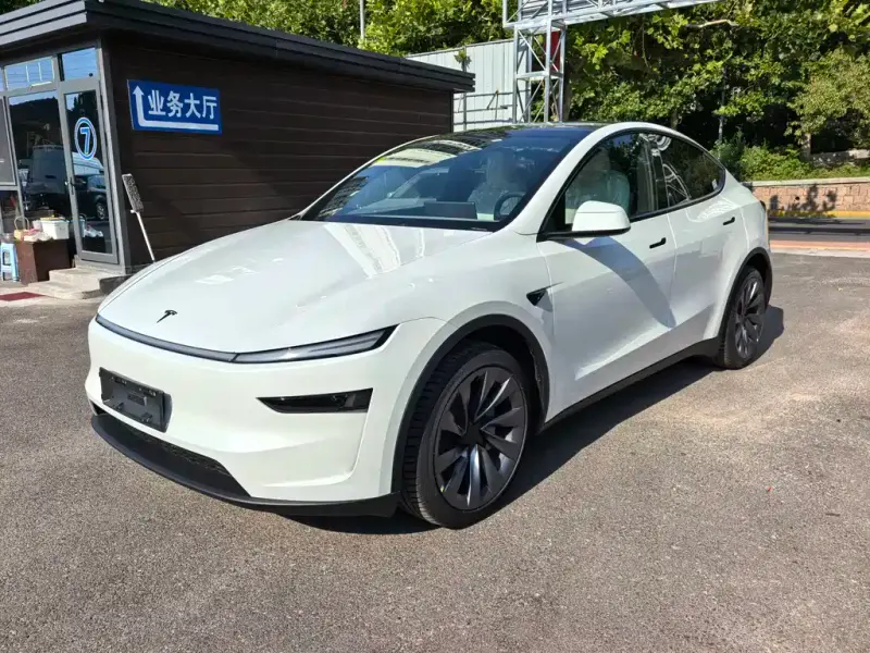 Tesla Model Y, 2026