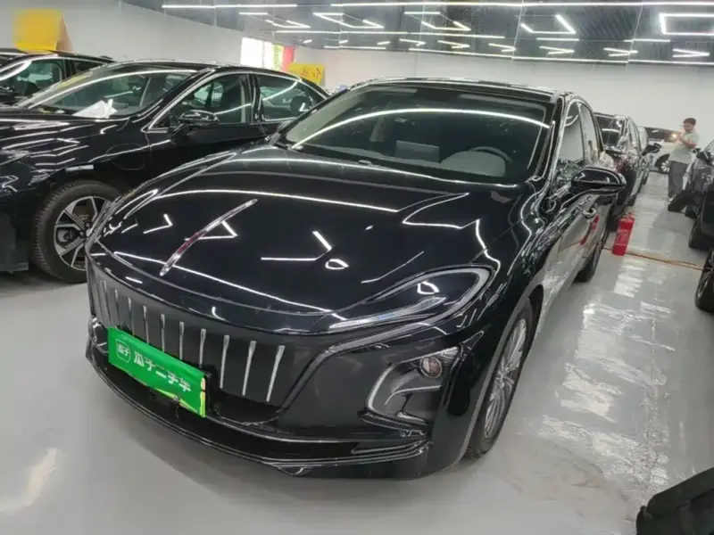 Hongqi E-QM5, 2024