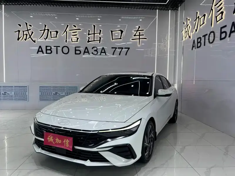 Hyundai Elantra, 2023