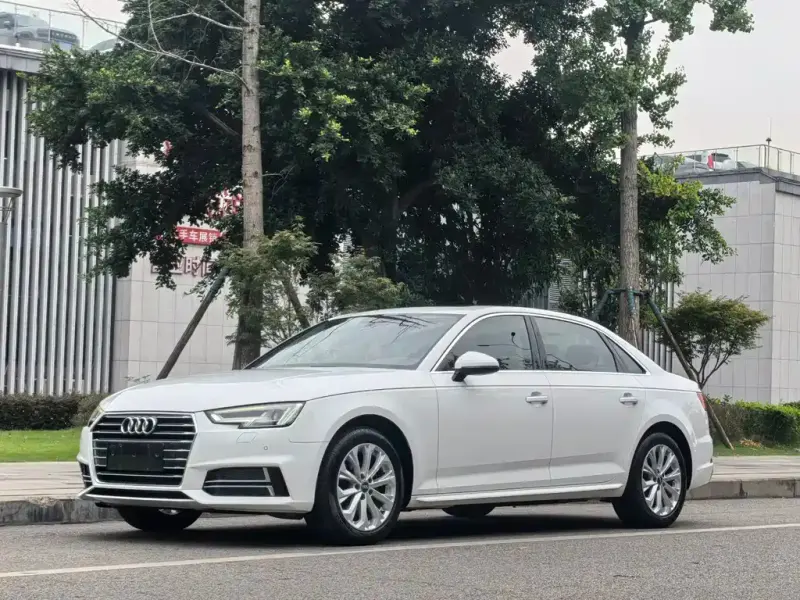 Audi A4L, 2019