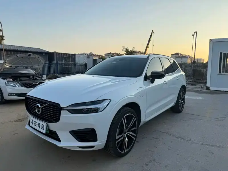 Volvo XC60 PHEV, 2021