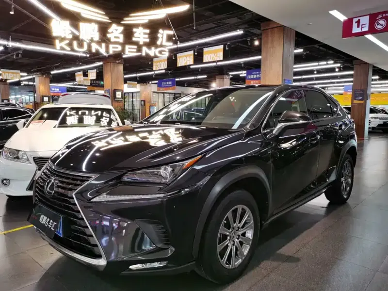 Lexus NX, 2020