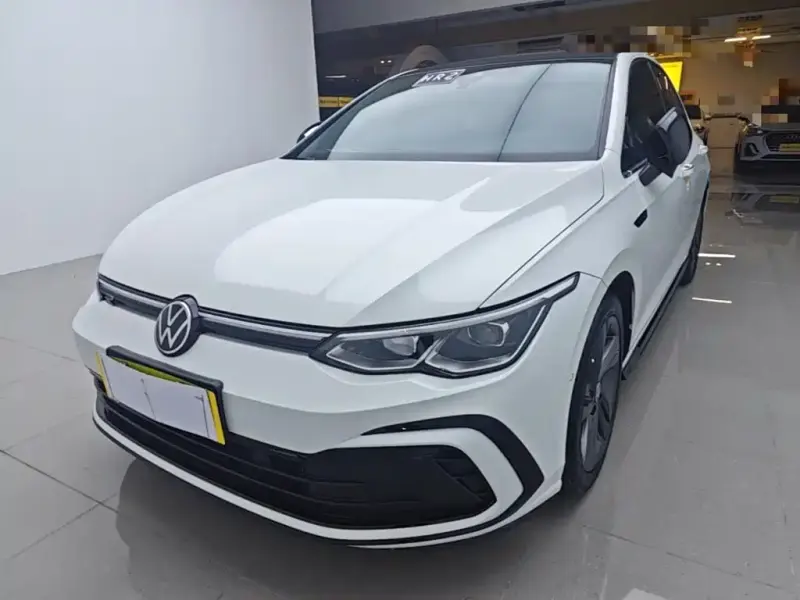 Volkswagen Golf, 2024