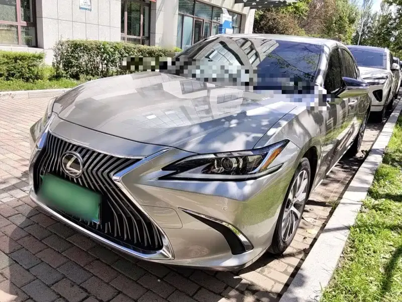 Lexus ES, 2020
