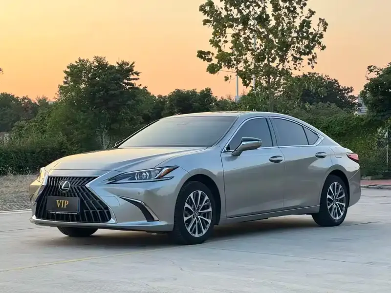 Lexus ES, 2024
