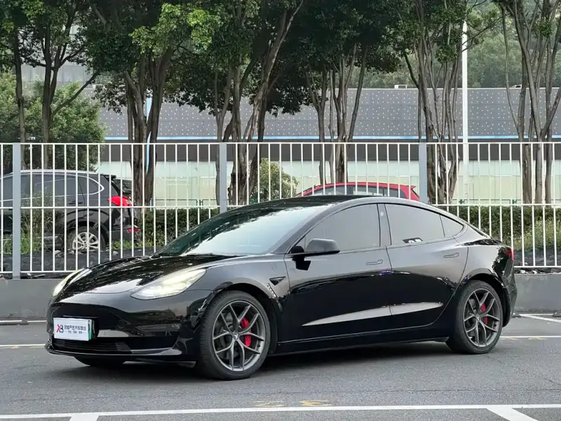 Tesla Model 3, 2022