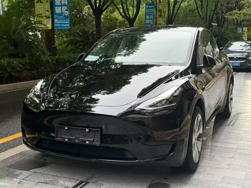 Tesla Model Y, 2026