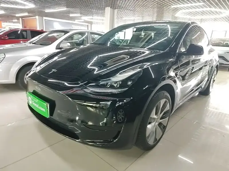 Tesla Model Y, 2023