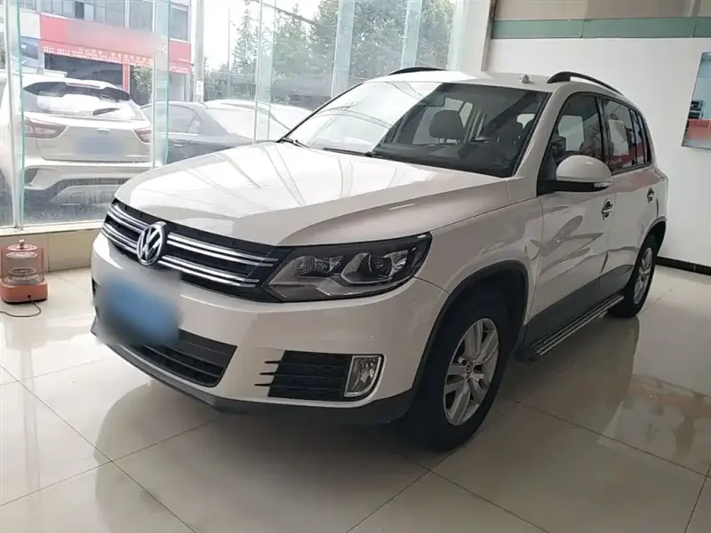 Volkswagen Tiguan, 2015 — фото 1