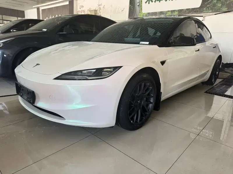 Tesla Model 3, 2024