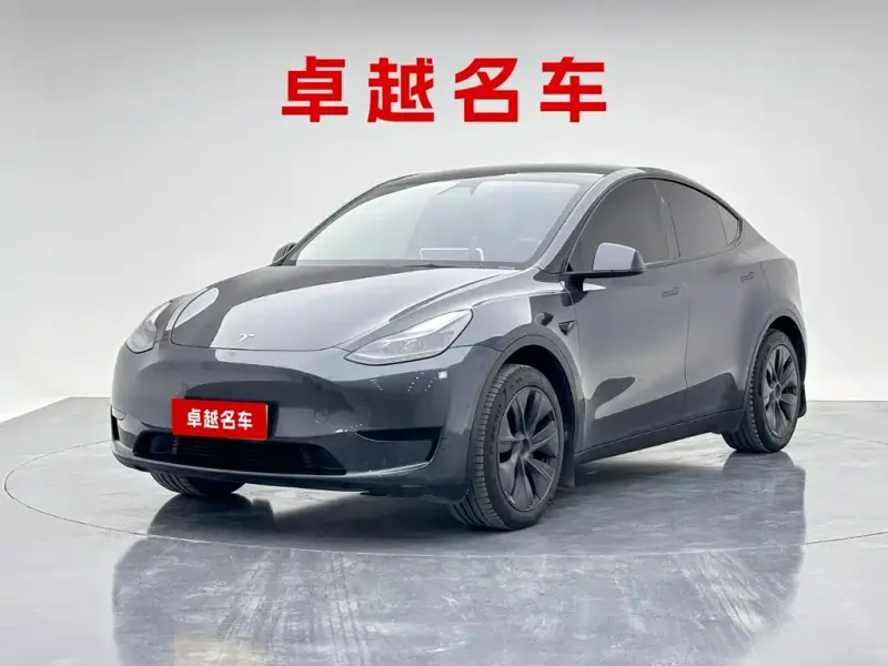 Tesla Model Y, 2024