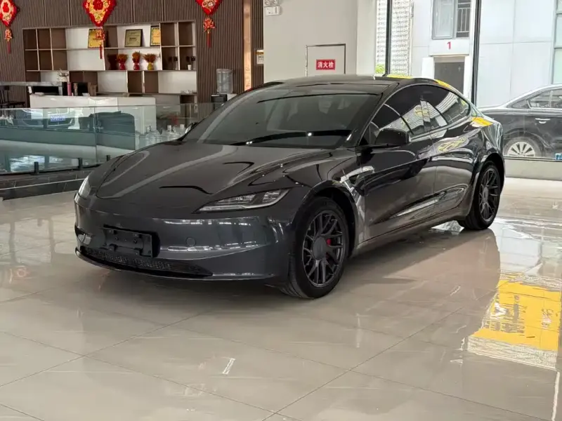 Tesla Model 3, 2024