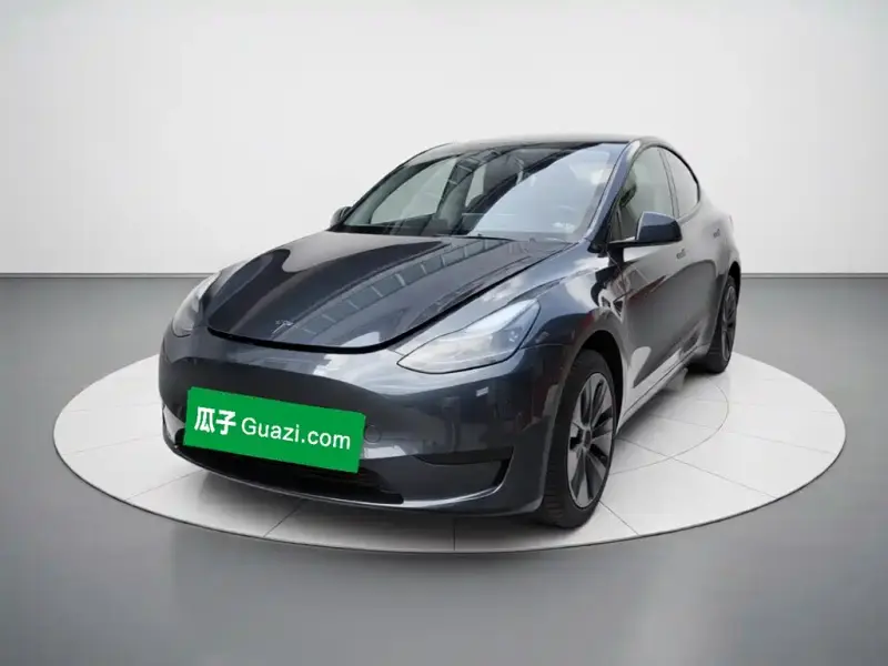 Tesla Model Y, 2024