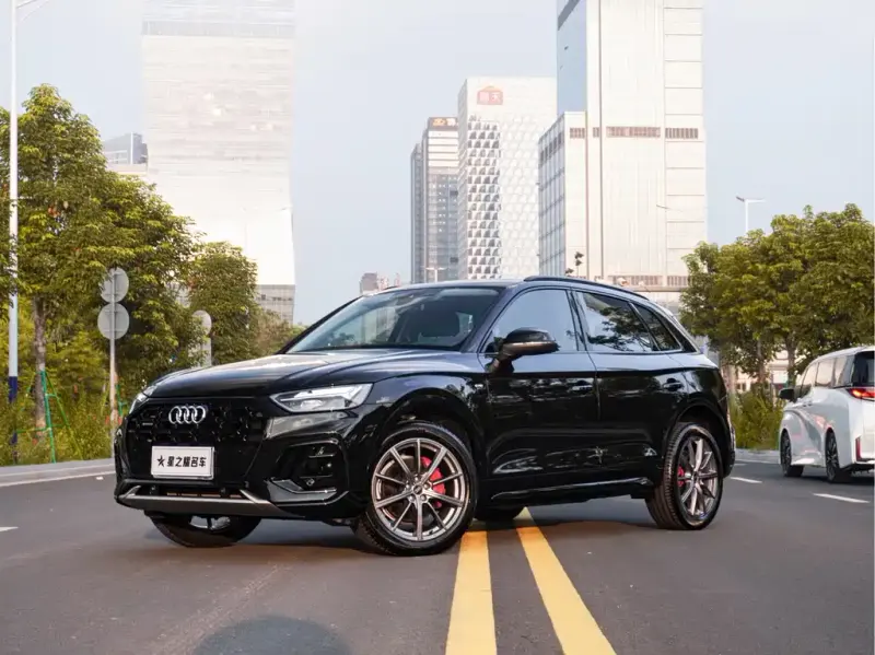Audi Q5L, 2022