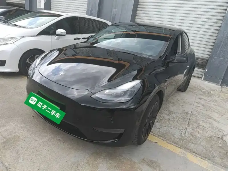 Tesla Model Y, 2023